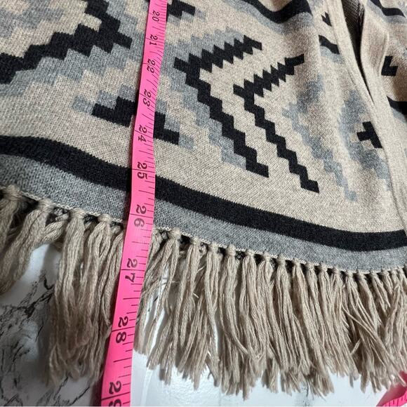 Anthropologie Left on Houston Aztec fringe Poncho Sz M/L - Picture 5 of 8